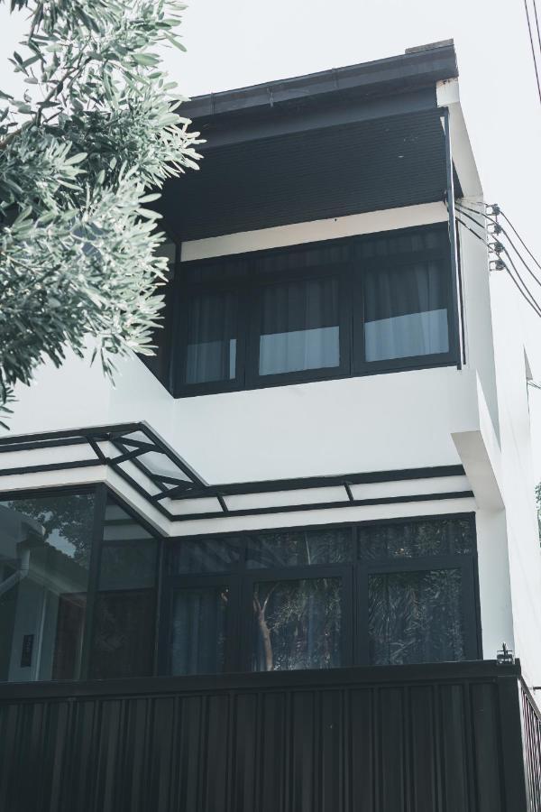 41Cafetel Hostel Bangkok Exterior photo